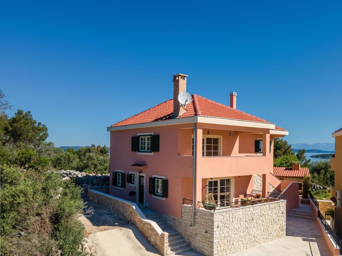 Lovro Luxury With Jacuzzi And Terrace Sea View Sali