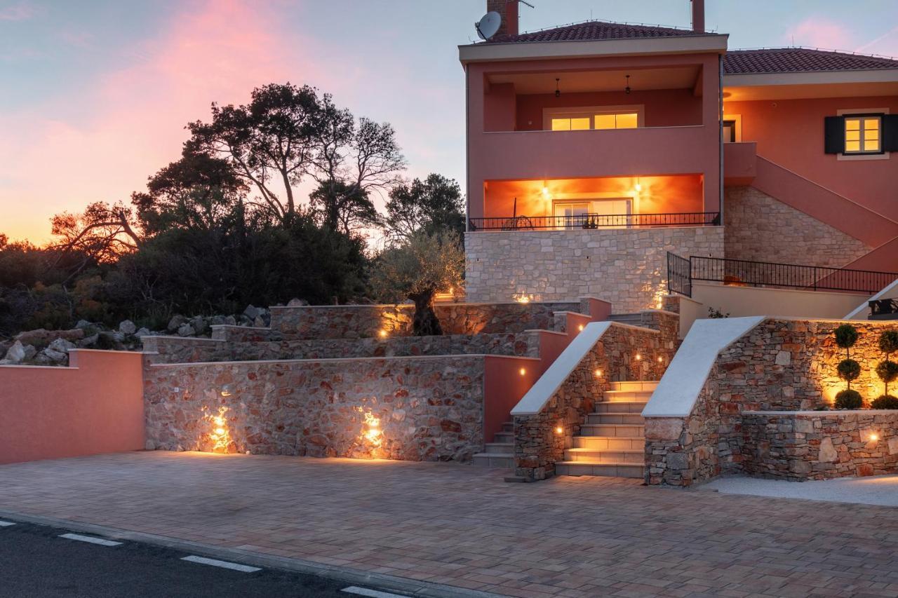 Lovro Luxury With Jacuzzi And Terrace Sea View