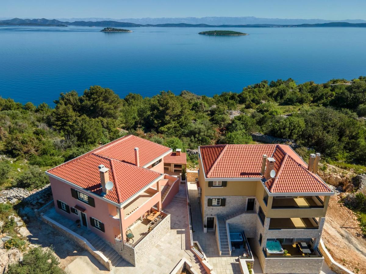 Apartmán Lovro Luxury With Jacuzzi And Terrace Sea View