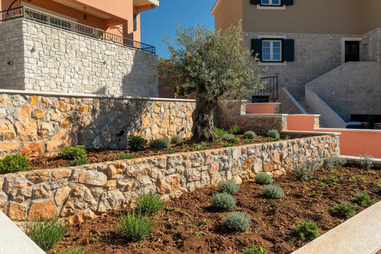 Apartment Lovro Luxury With Jacuzzi And Terrace Sea View Sali