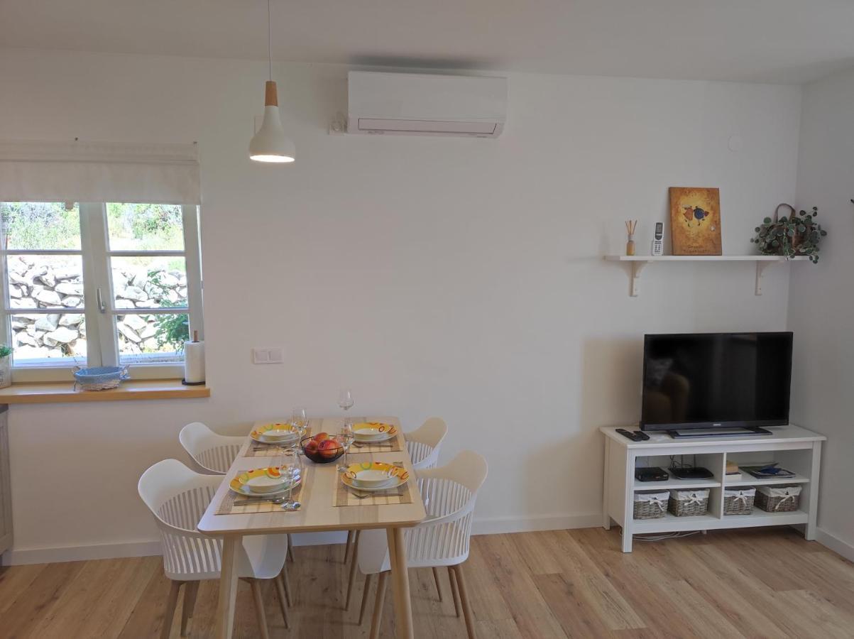 Lovro Luxury With Jacuzzi And Terrace Sea View Apartment